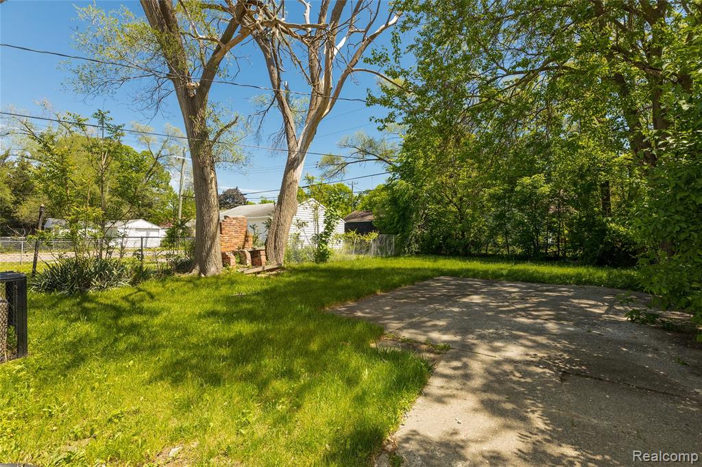 20308 Gilchrist Street, Detroit, MI 48235 — Photo 27