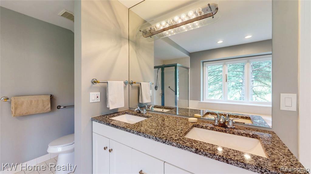 37634 Russett Drive, Farmington Hills, MI 48331 — Photo 20