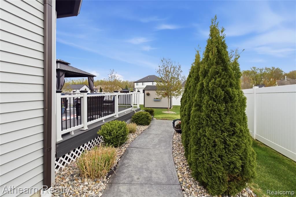 8197 Hidden Cove Court, Grand Blanc, MI 48439 — Photo 6
