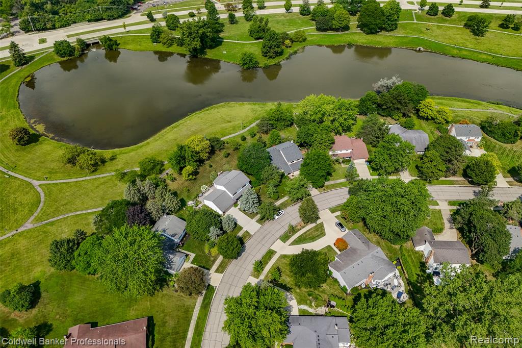5075 Bayside Drive, Troy, MI 48098 — Photo 44