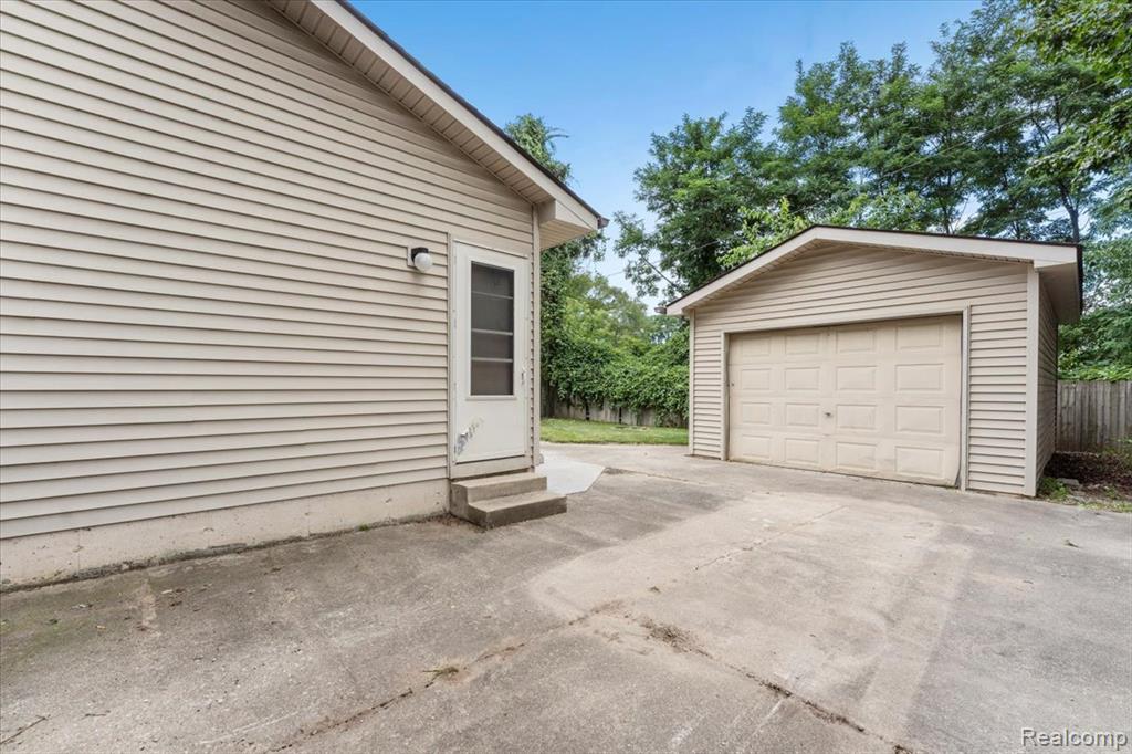 9160 Maplewood Drive, White Lake, MI — Photo 21