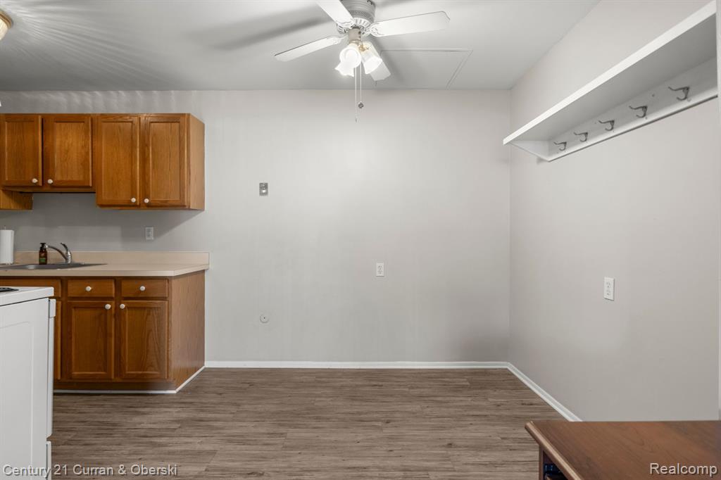 10021 Allen Pointe Drive, 83, Allen Park, MI 48101 — Photo 12