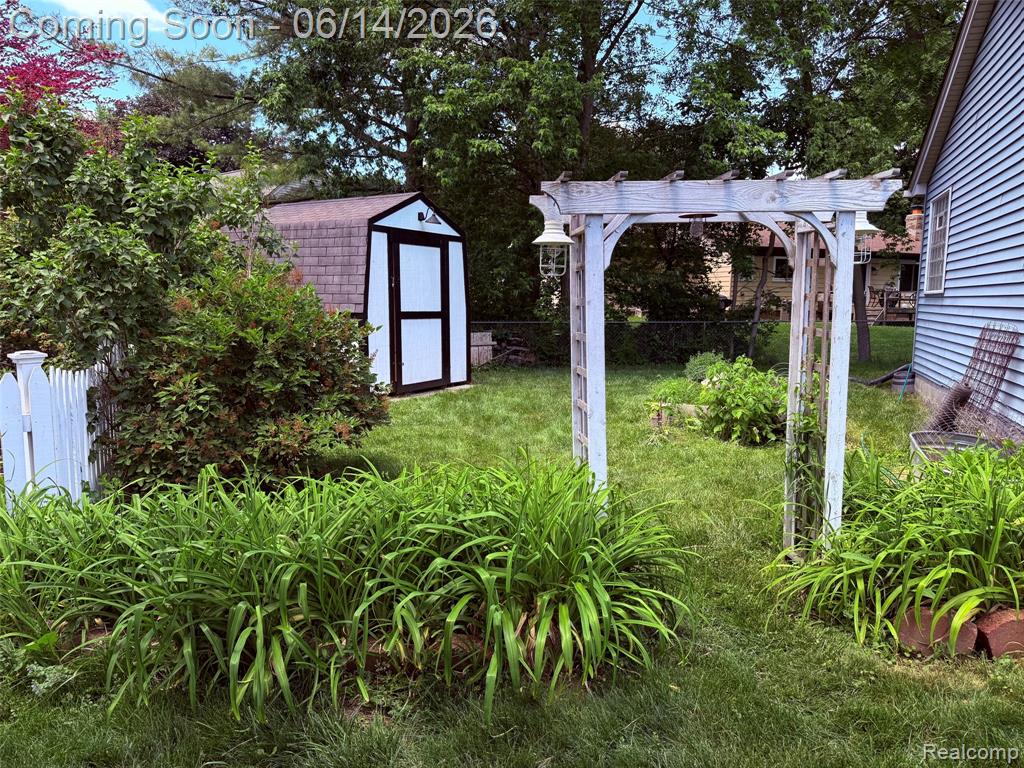73949 Georgian Court, Armada, MI — Photo 6