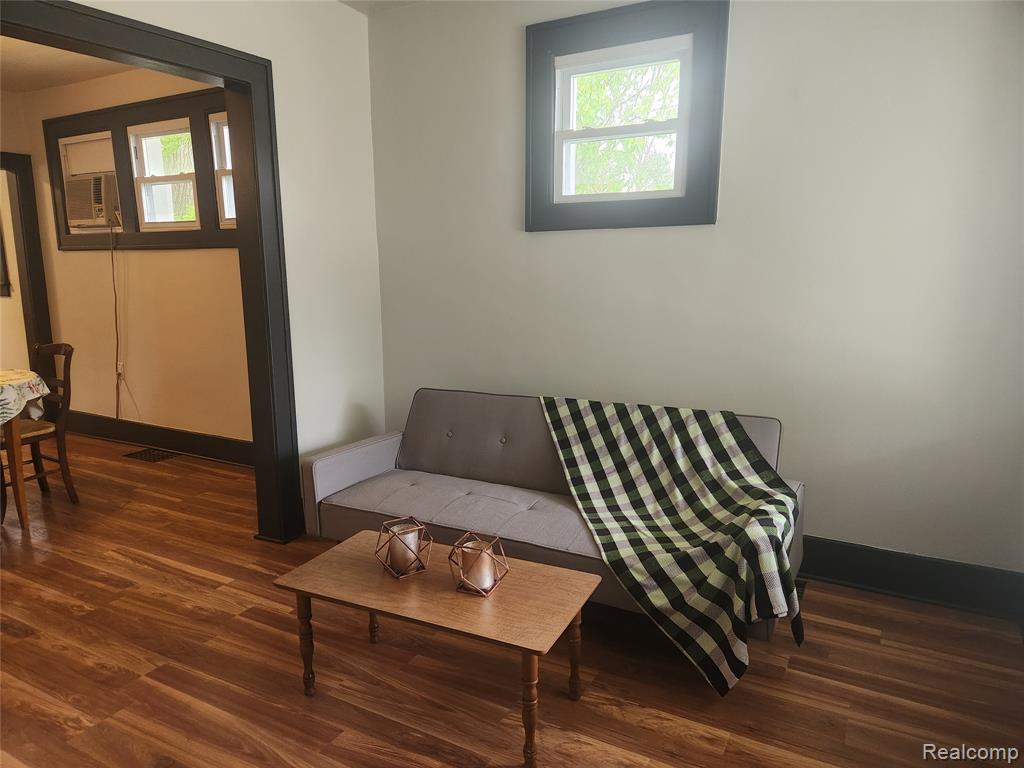 428 E Milton Avenue, Hazel Park, MI 48030 — Photo 3