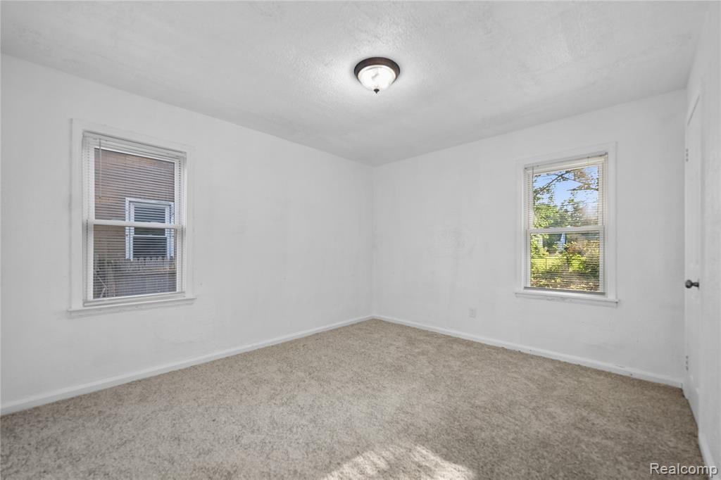 8671 Rosemont Avenue, Detroit, MI 48228 — Photo 17
