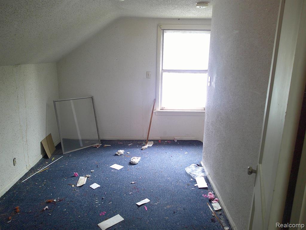 418 E BALTIMORE Boulevard, Flint, MI 48505 — Photo 17