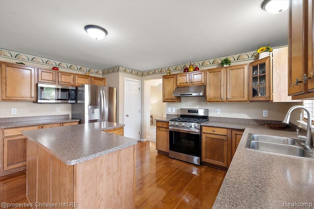 6367 Florence Lane, Belleville, MI 48111 — Photo 30