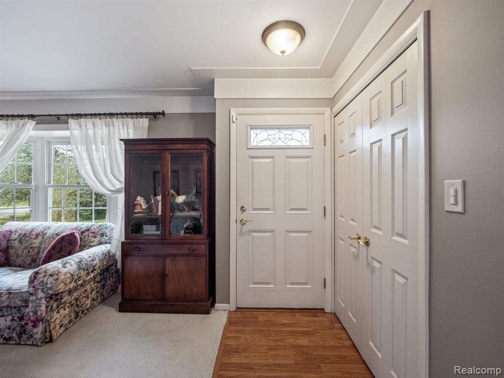 707 PINE TREE Road, Lake Orion, MI 48362 — Photo 11