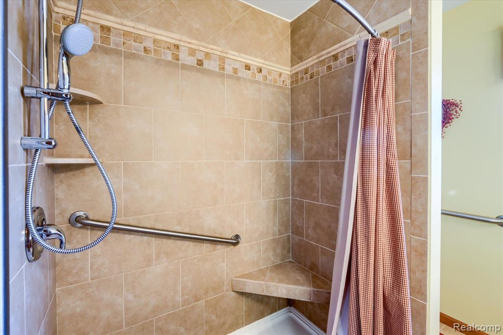 6941 Lake Pleasant Road, North Branch, MI 48461 — Photo 25
