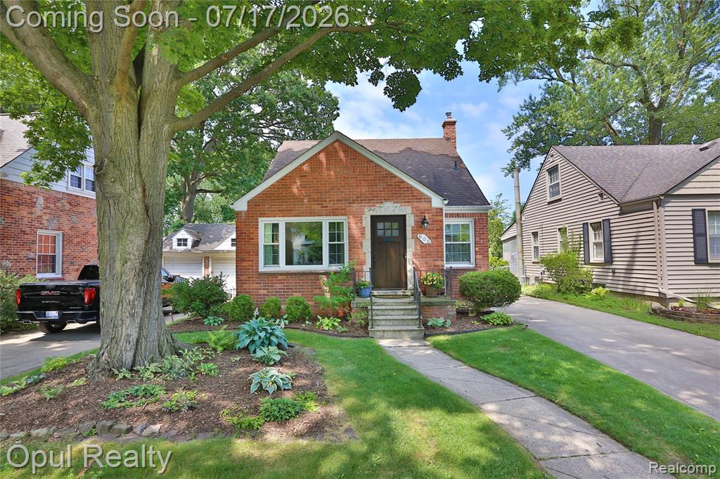 905 Forestdale Road, Royal Oak, MI 48067 — Photo 2