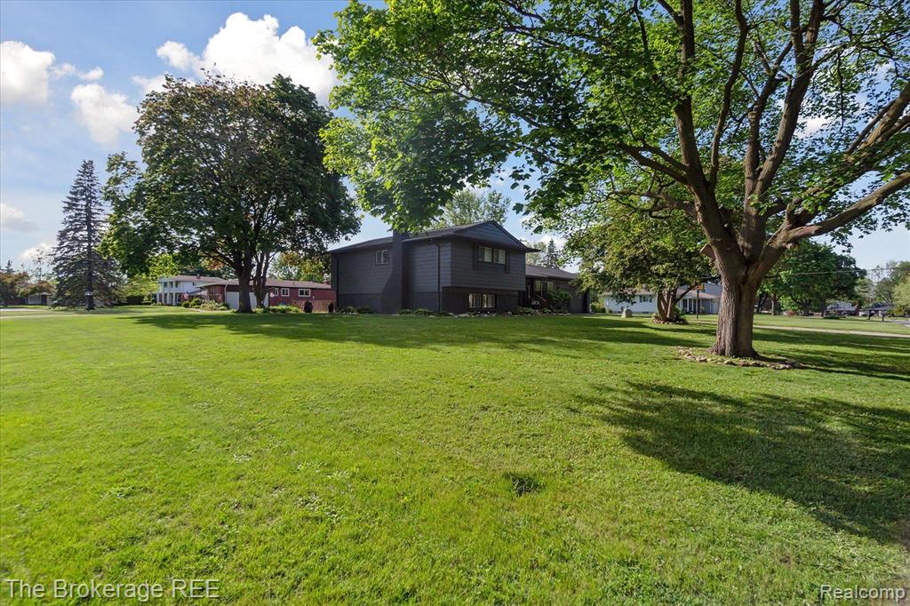 5394 KIMBERLY Drive, Grand Blanc, MI 48439 — Photo 48