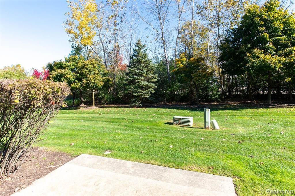 475 CHERRY ORCHARD Road, Canton, MI 48188 — Photo 45