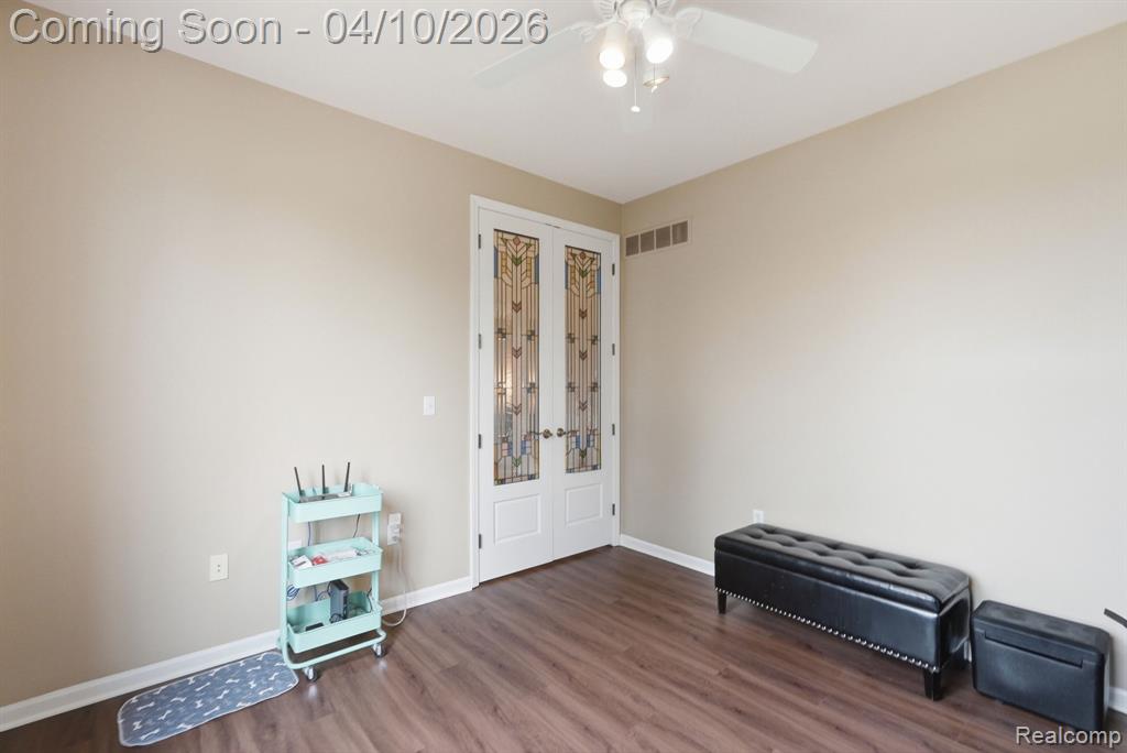 300 E Canford Park, Canton, MI 48187 — Photo 4