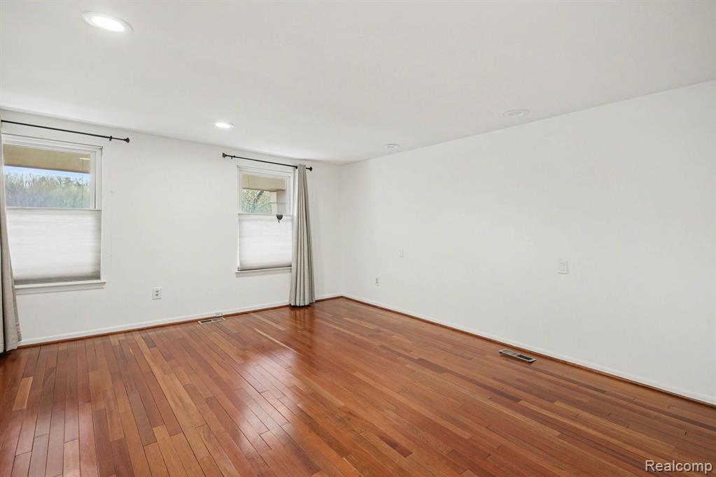 5040 Patrick Road, West Bloomfield, MI — Photo 12