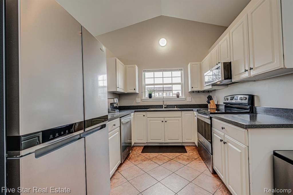 7511 BERMUDA DUNES, Ypsilanti, MI 48197 — Photo 15