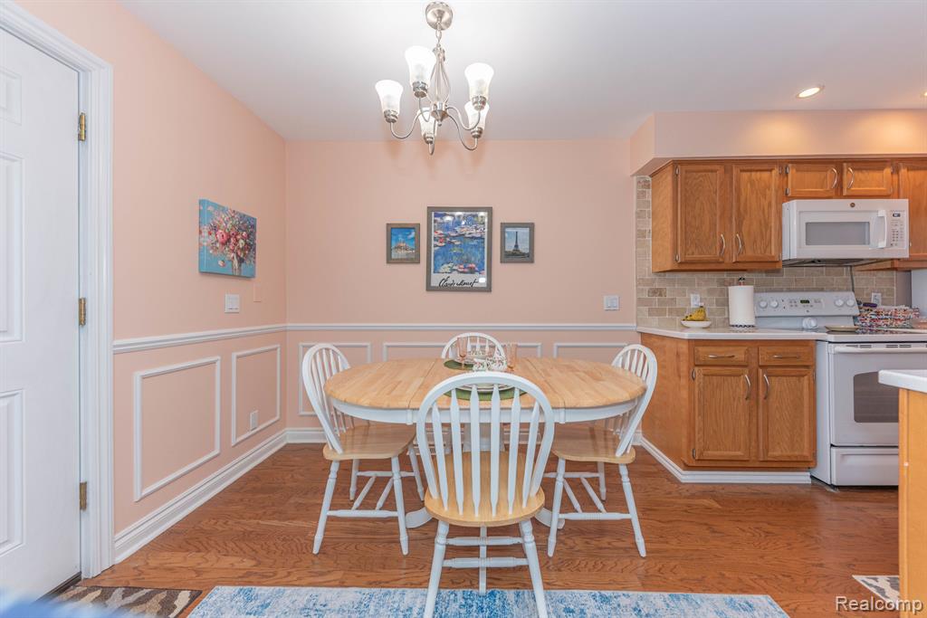 21118 E GLEN HAVEN Circle, Northville, MI 48167 — Photo 6