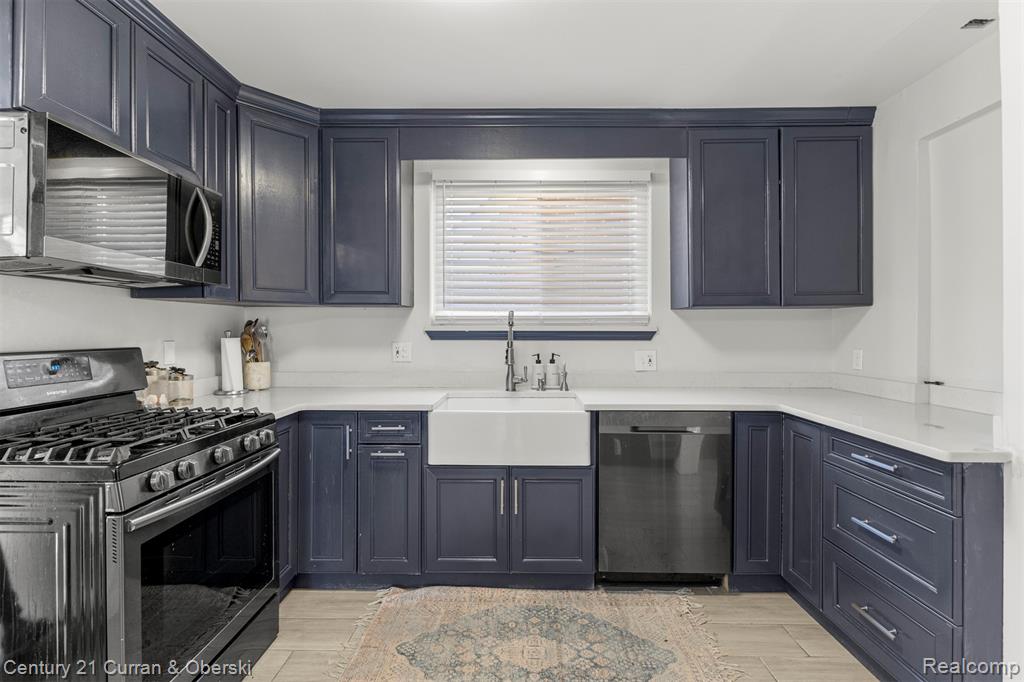 431 S SILVERY Lane, Dearborn, MI 48124 — Photo 11