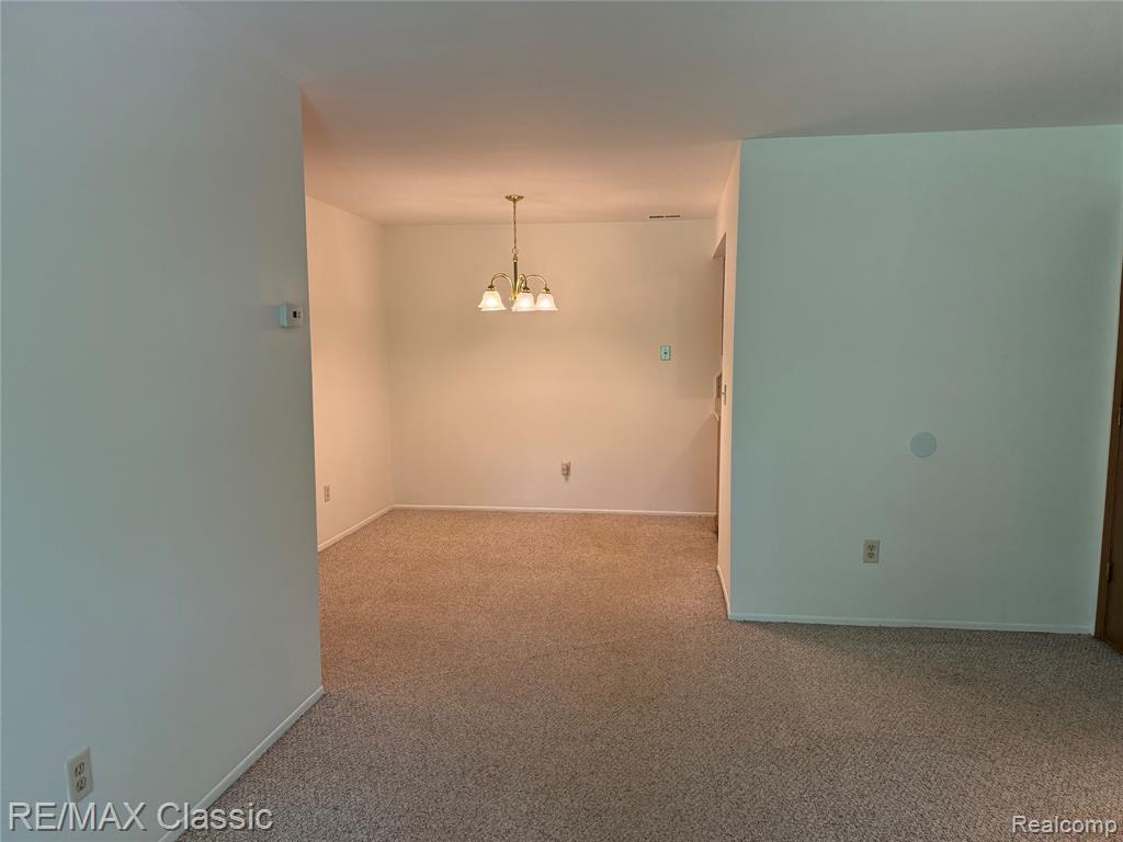 7806 Manor Circle, 103, Westland, MI — Photo 5