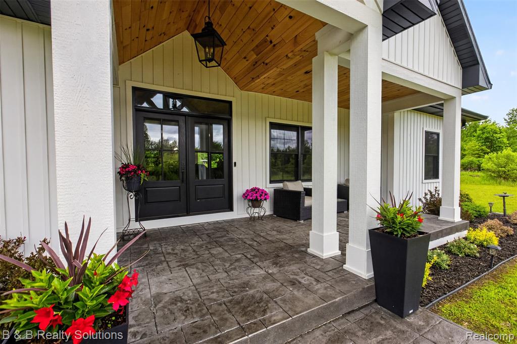 6204 Fish Lake Road, North Branch, MI 48461 — Photo 4