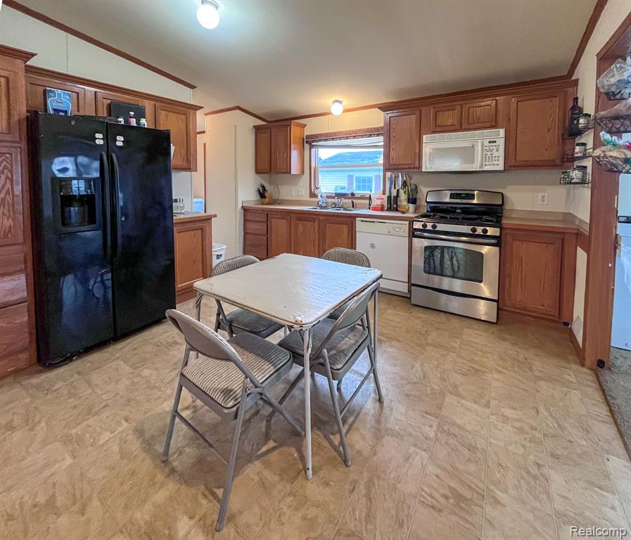 228 GREGORY MICHAEL BLVD, LOT#160, Dundee, MI 48131 — Photo 4