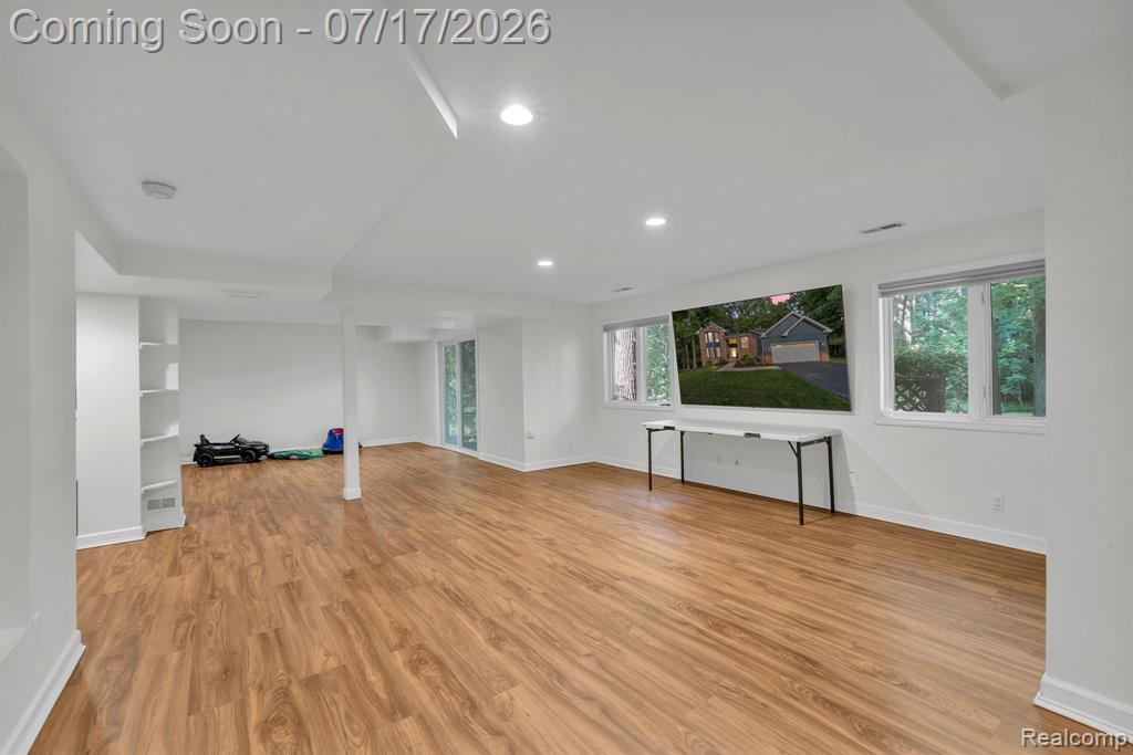 6081 Beachwood Drive, West Bloomfield, MI 48324 — Photo 48