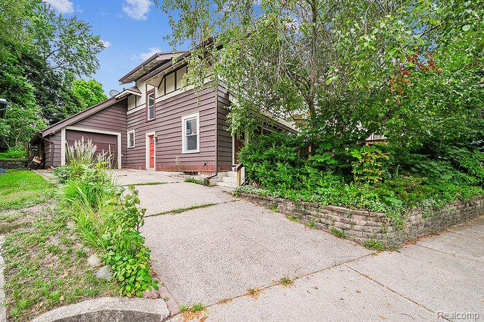 614 LAKE Drive SE, Grand Rapids, MI 49503 — Photo 2