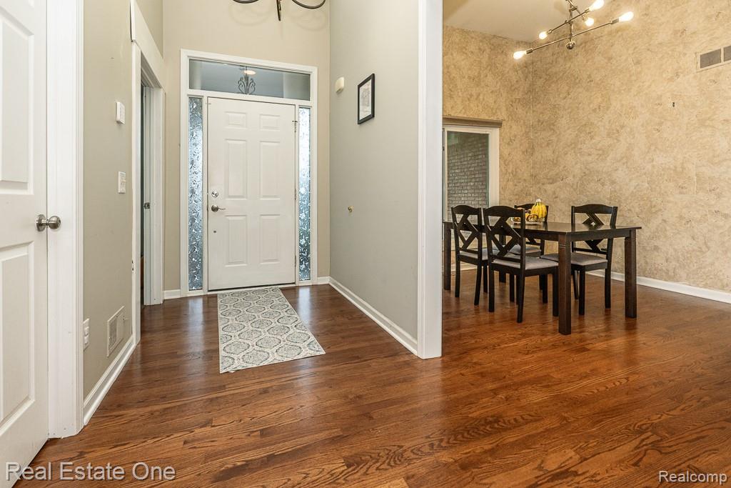 6778 Baytree Court, Shelby Twp, MI 48316 — Photo 4