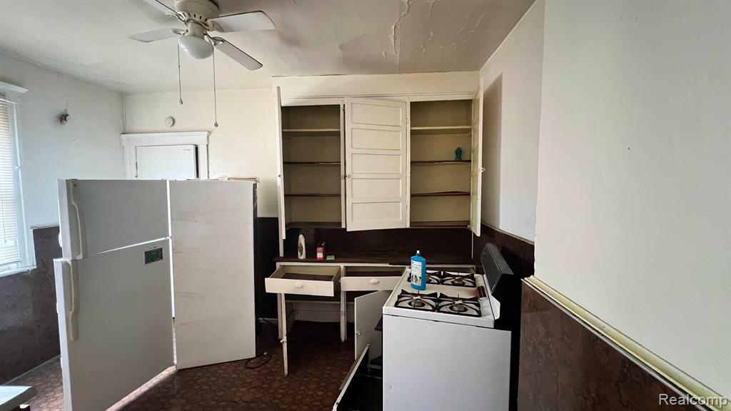 7821 SHERWOOD Street, Detroit, MI 48211 — Photo 12