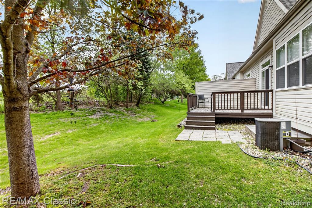 2298 Calibouge, 32, Commerce Twp, MI 48382 — Photo 38