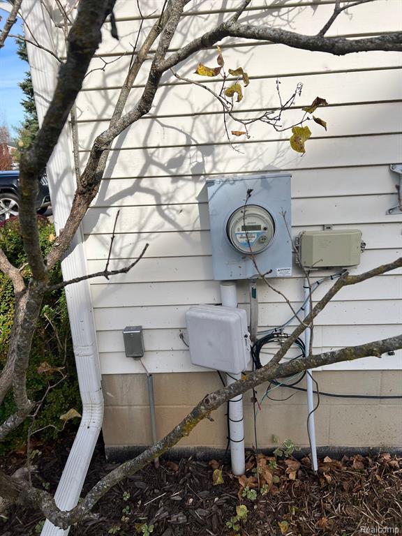 744 VILLAGE Drive, Fowlerville, MI 48836 — Photo 20