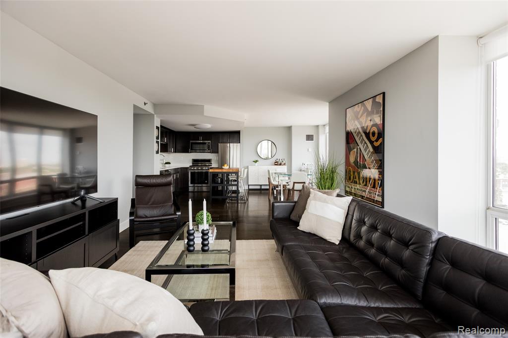 250 E Harbortown Drive, 1304, Detroit, MI 48207 — Photo 5