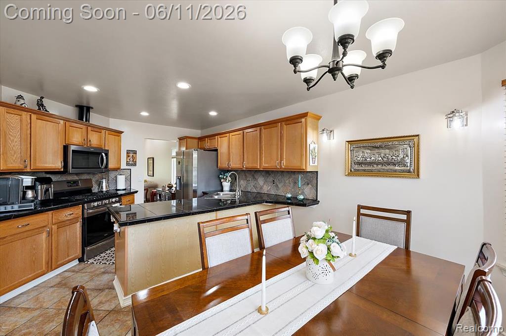 41034 Greenspire Drive, Clinton Twp, MI 48038 — Photo 32