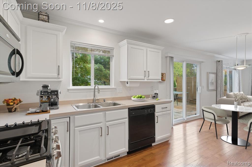 41130 Greystone Boulevard, Plymouth, MI 48170 — Photo 12