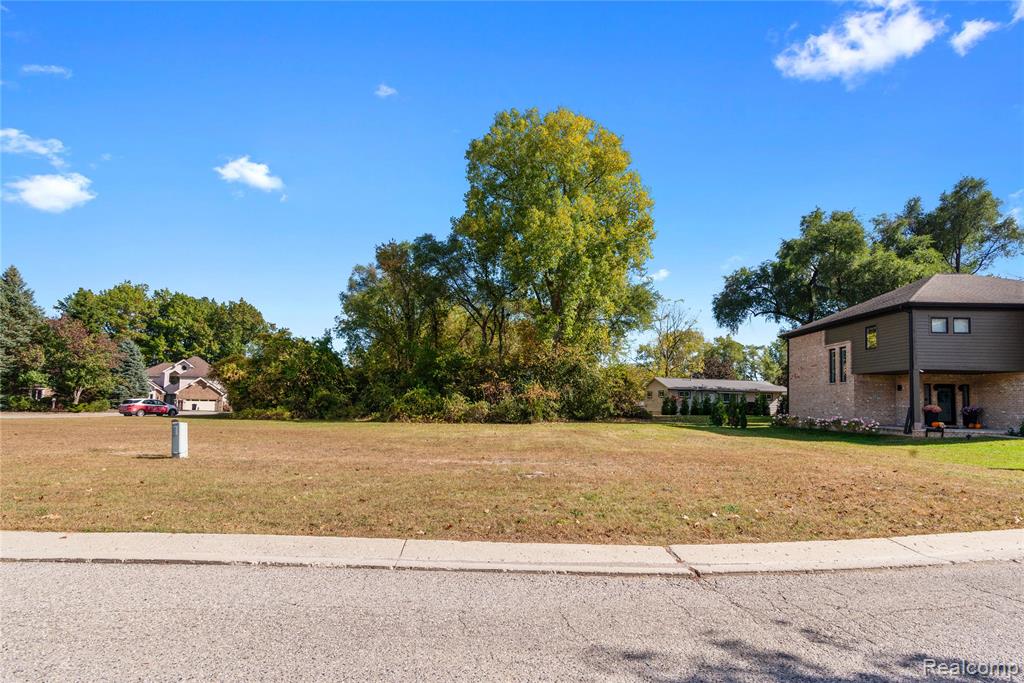 256 Madeleine Lane, Waterford, MI 48328 — Photo 8