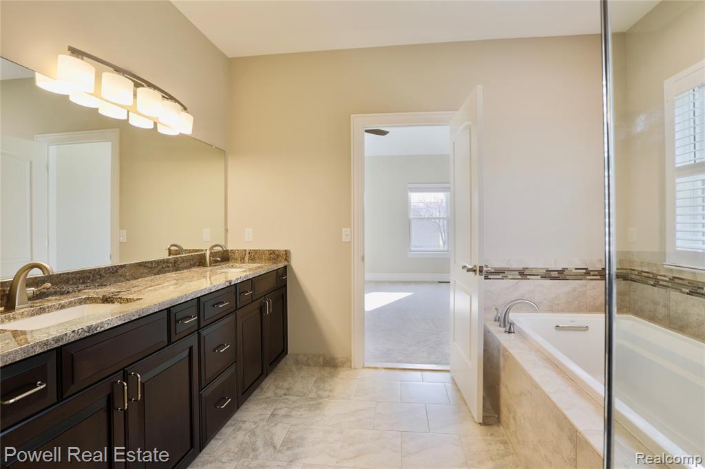 423 Verona Drive, Rochester Hills, MI 48307 — Photo 24
