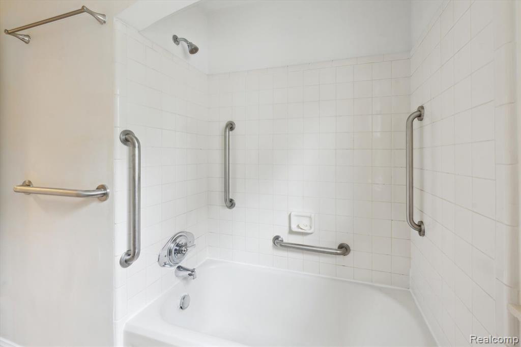 1012 MINER Street, Ann Arbor, MI 48103 — Photo 10