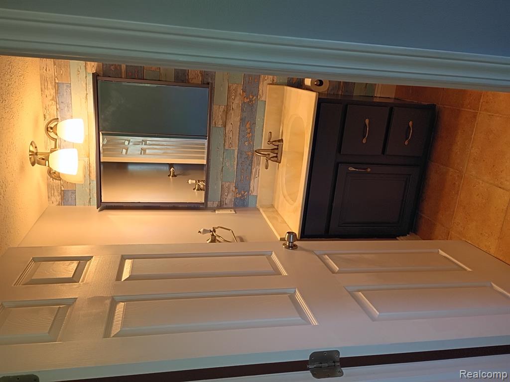 9766 Amanda Drive, Fowlerville, MI 48836 — Photo 16