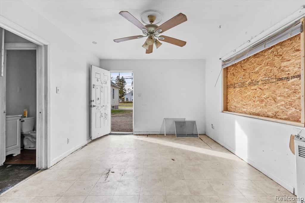 8225 Cadillac Avenue, Warren, MI 48089 — Photo 16