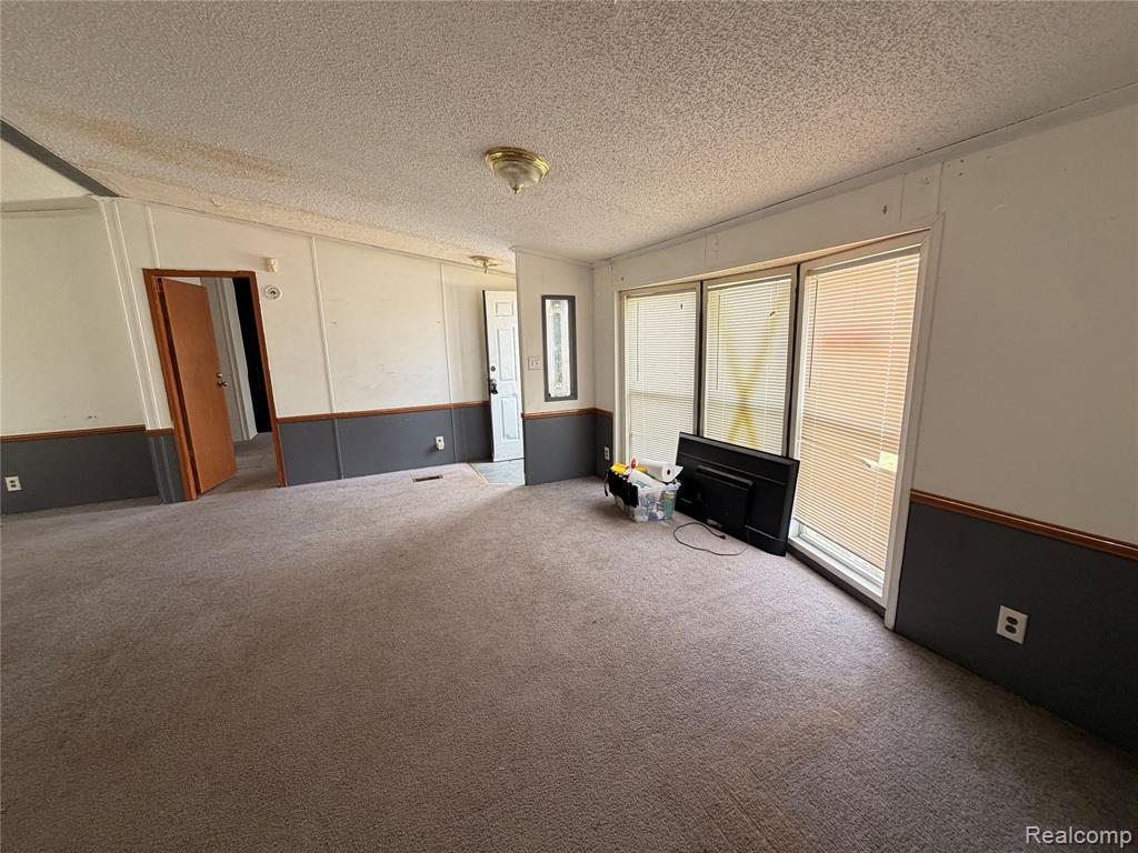 7065 El paso Boulevard, Romulus, MI 48174 — Photo 10