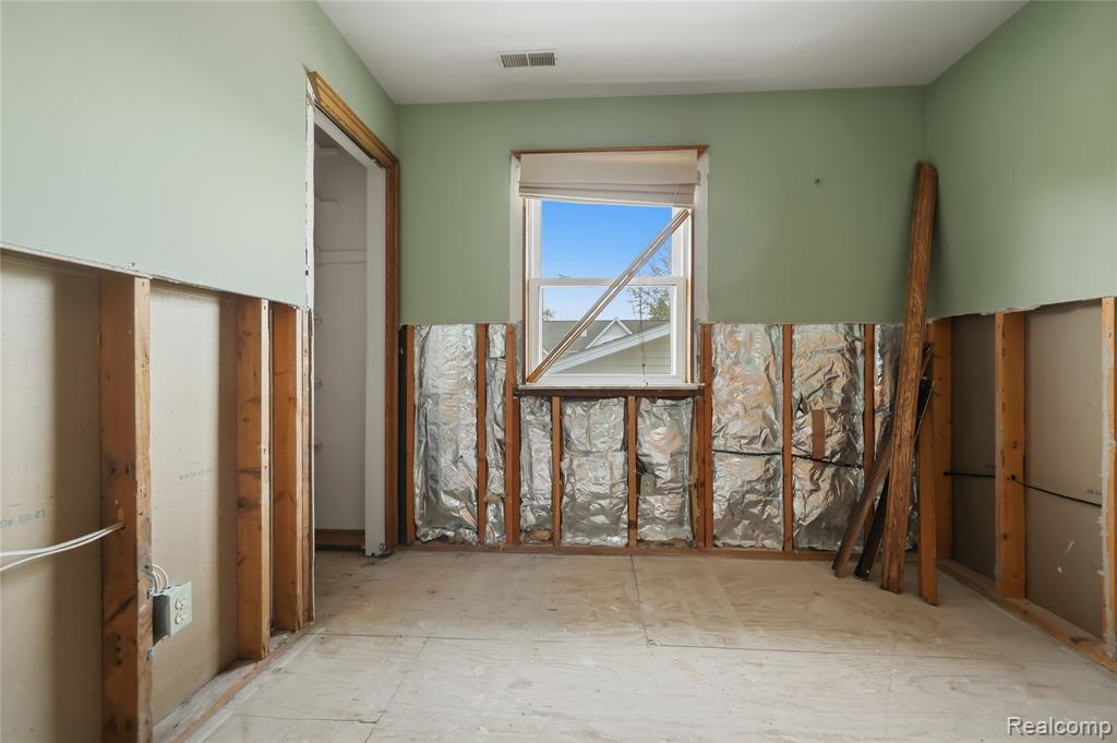 5557 Pointe Dr. Drive, East China, MI — Photo 9