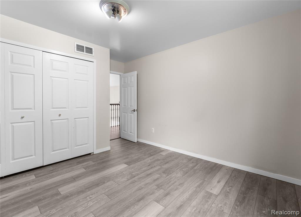 7386 Woodlore Drive, West Bloomfield, MI 48323 — Photo 16