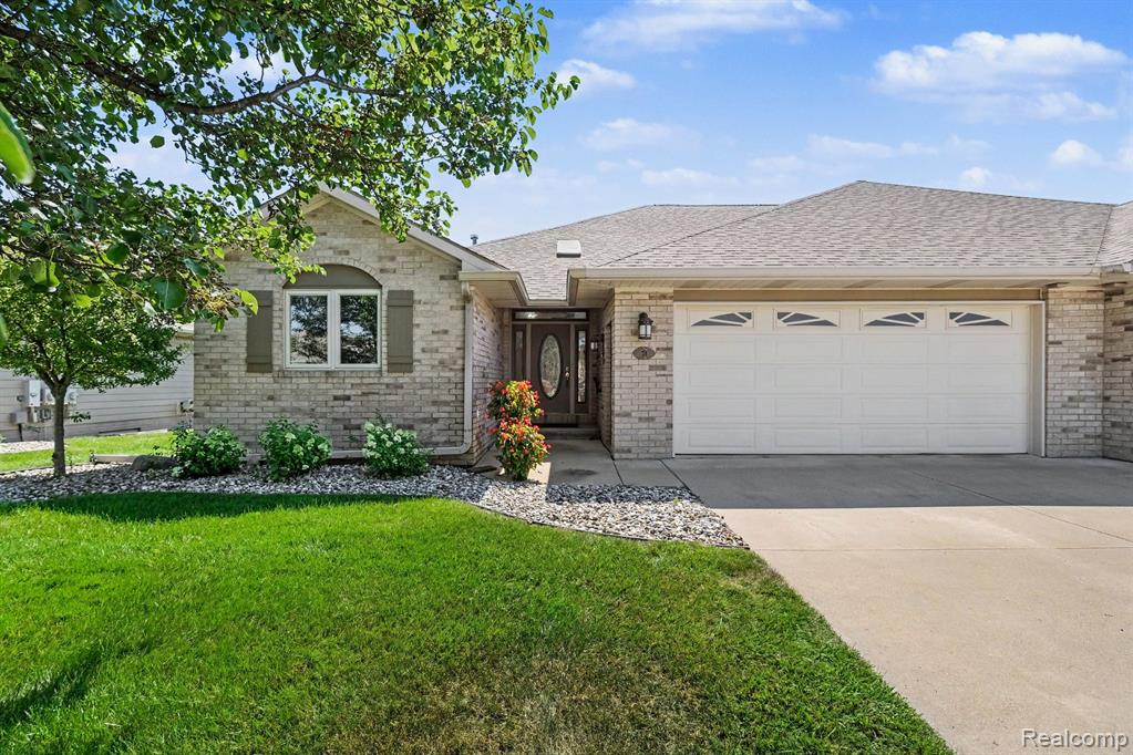 28 Millpond Trail, Saginaw, MI 48603
