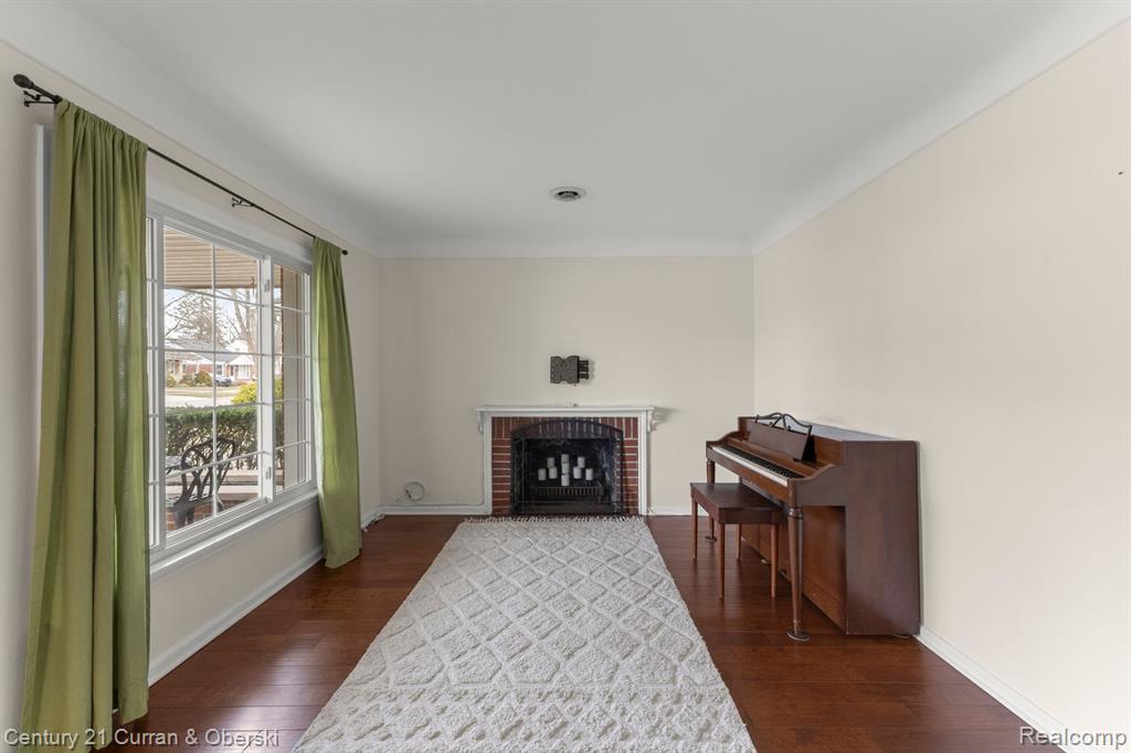 7244 FENTON Street, Dearborn Heights, MI 48127 — Photo 4
