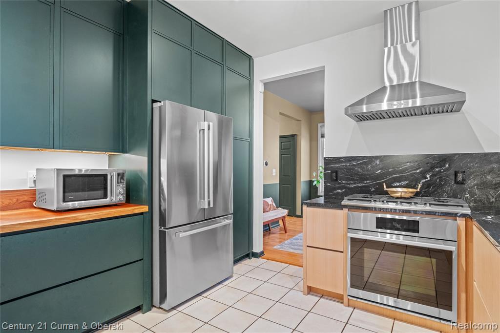 43107 Emerson Way, Novi, MI 48377 — Photo 16