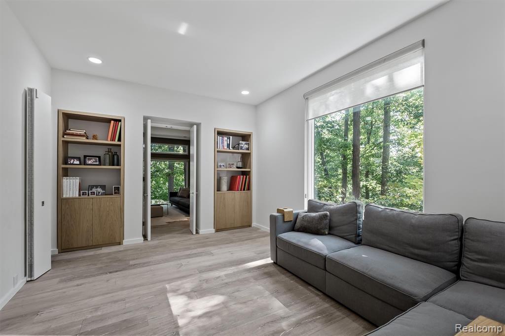 7371 Lindenmere Drive, Bloomfield Hills, MI 48301 — Photo 11