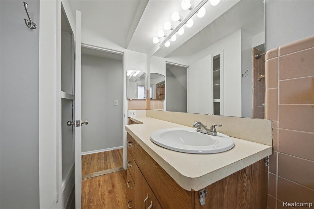 9228 Mueller Street, Taylor, MI 48180 — Photo 9