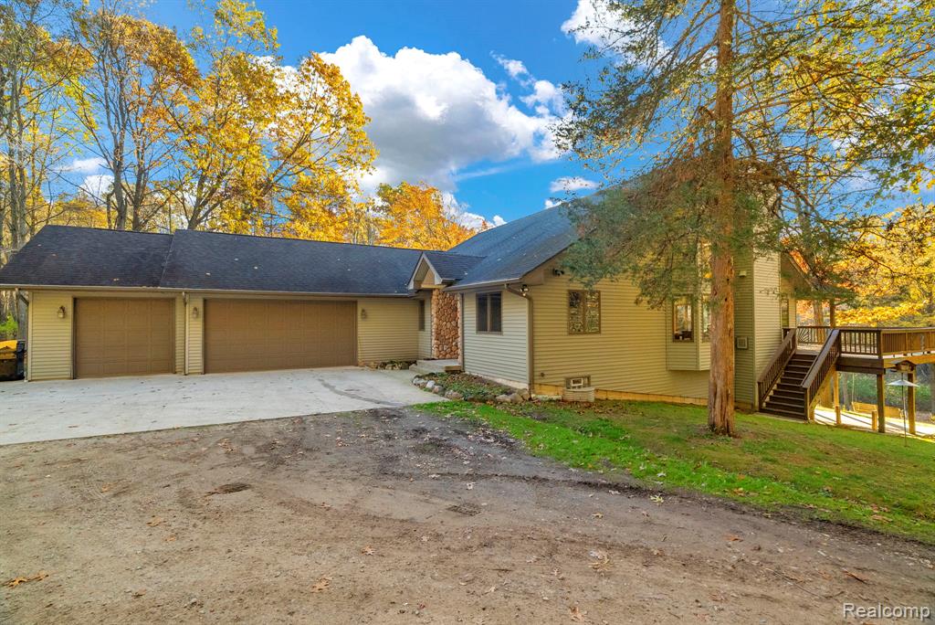 425 Rosell Road, Holly, MI 48442 — Photo 3