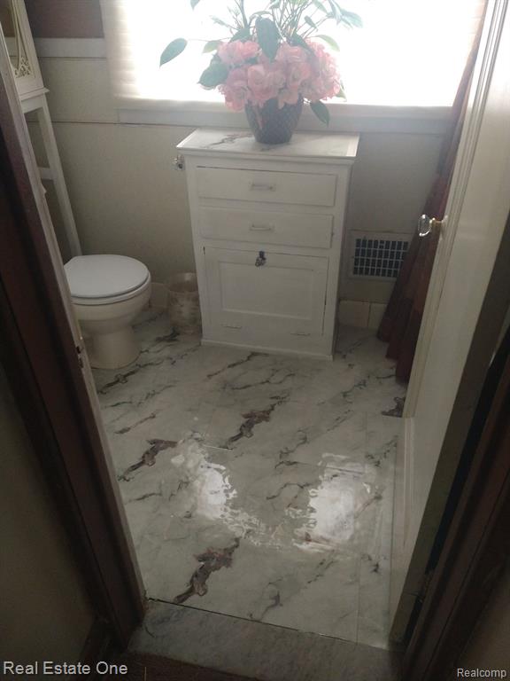 8040 WHITCOMB Street, Detroit, MI 48228 — Photo 13