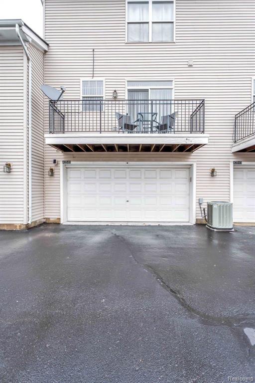 42849 Richmond Drive, Sterling Heights, MI 48313 — Photo 45