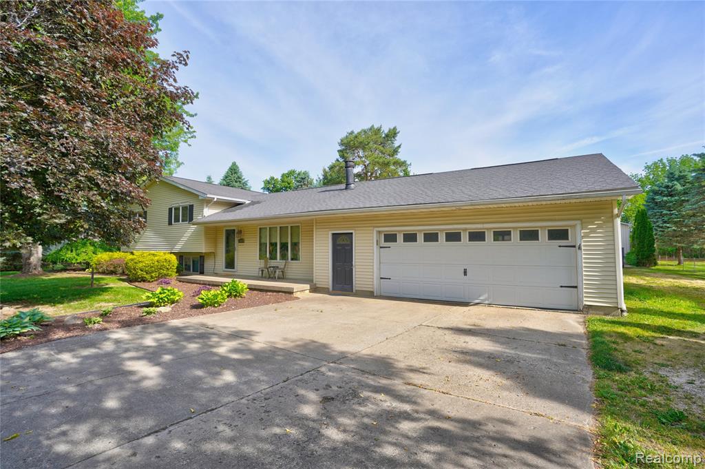 1055 E Hollywood Boulevard, Clio, MI 48420 — Photo 2